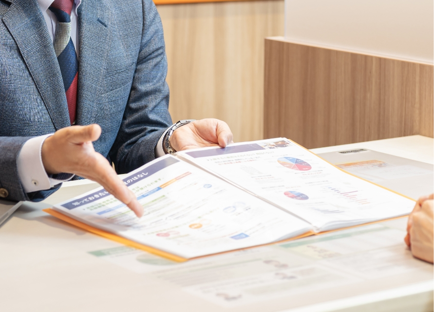 コンサルティングによる情報提供の様子